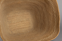 Chilcotin%20artist%2C%20%3Cb%3E%3Ci%3E%20Basket%3C%2Fi%3E%3C%2Fb%3E%2C%20ca.%201940%2C%20cedar%20root%20and%20dyed%20beargrass%2C%20The%20Elizabeth%20Cole%20Butler%20Collection%2C%20no%20known%20copyright%20restrictions%2C%202013.1.63